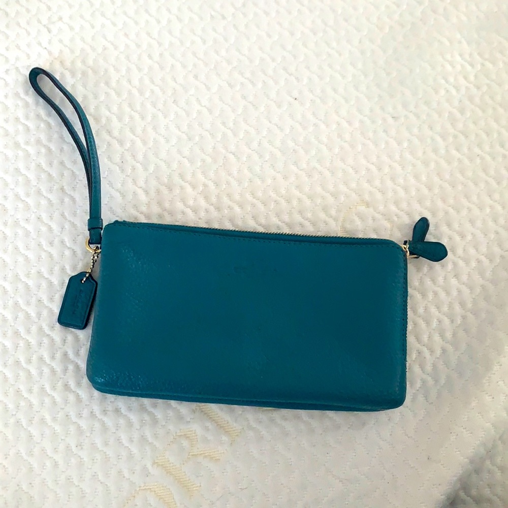 Coach wristlet wallet